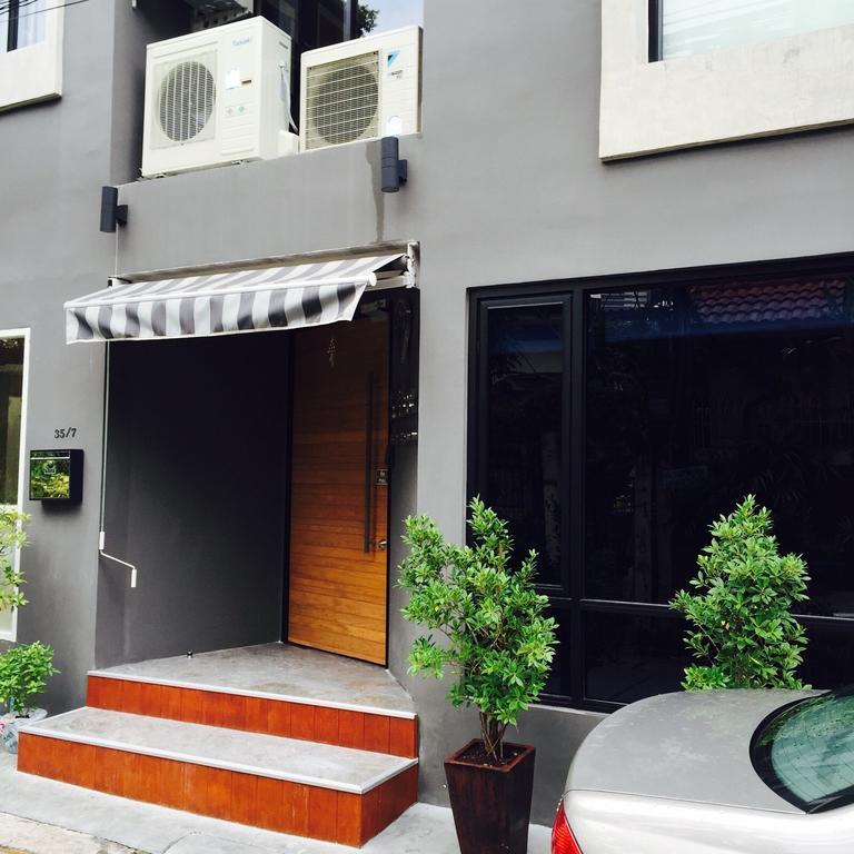 S Bloc Saladaeng Bed & Breakfast Bangkok Room photo