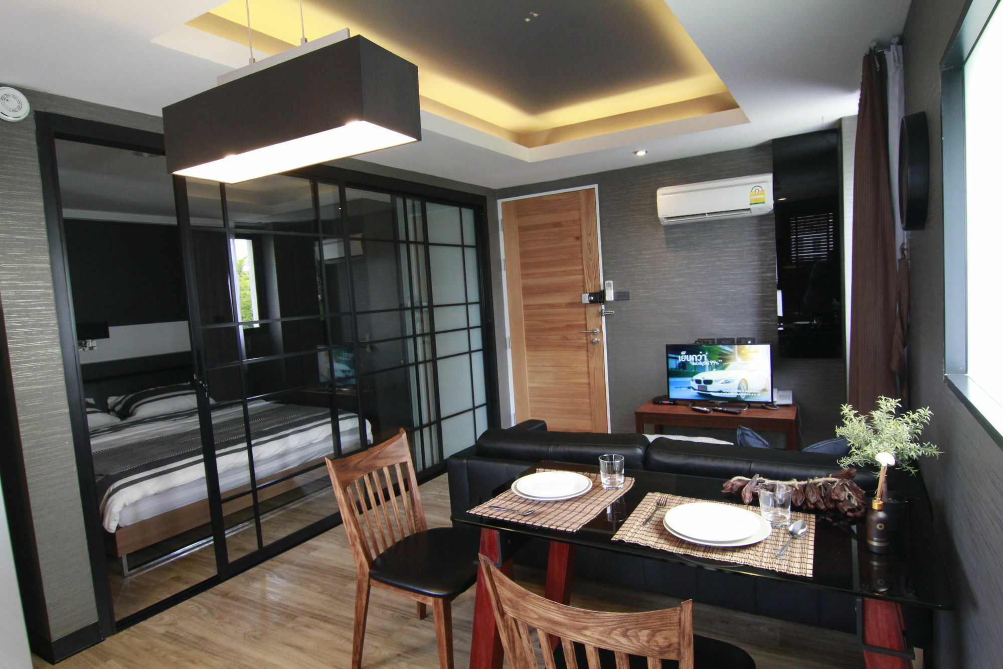 S Bloc Saladaeng Bed & Breakfast Bangkok Exterior photo