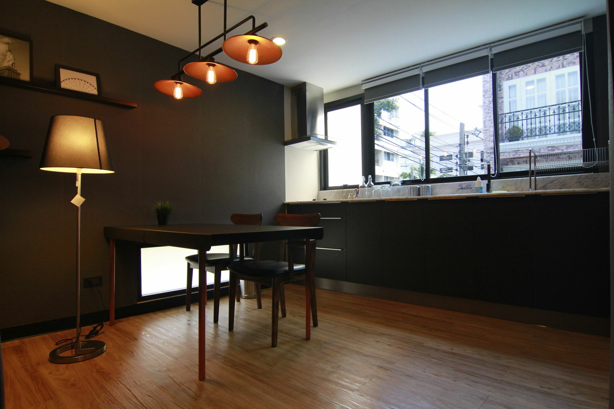 S Bloc Saladaeng Bed & Breakfast Bangkok Exterior photo